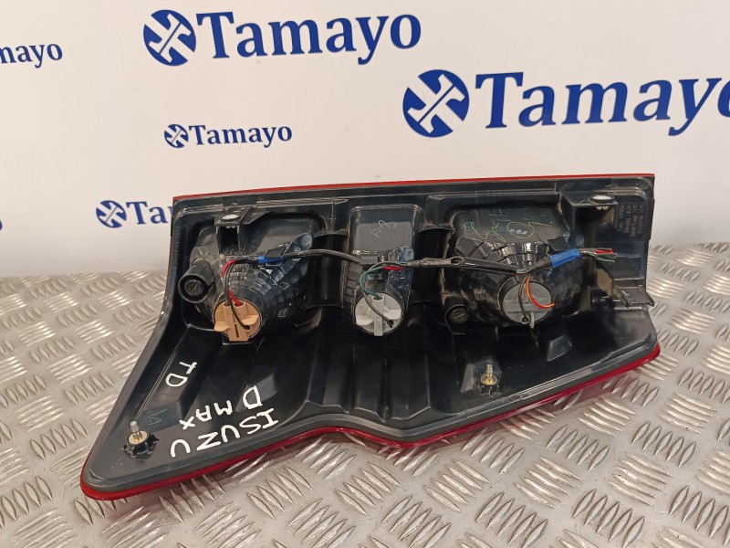 Recambio de piloto trasero derecho para isuzu d-max 1.9 turbodiesel referencia OEM IAM 2208R008  