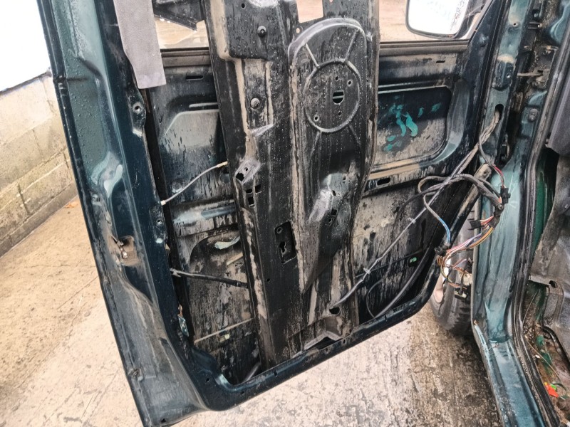 mercedes-benz vito autobús (w638) del año 2000