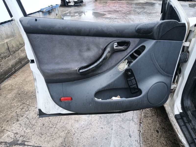 seat toledo ii (1m2) del año 2000