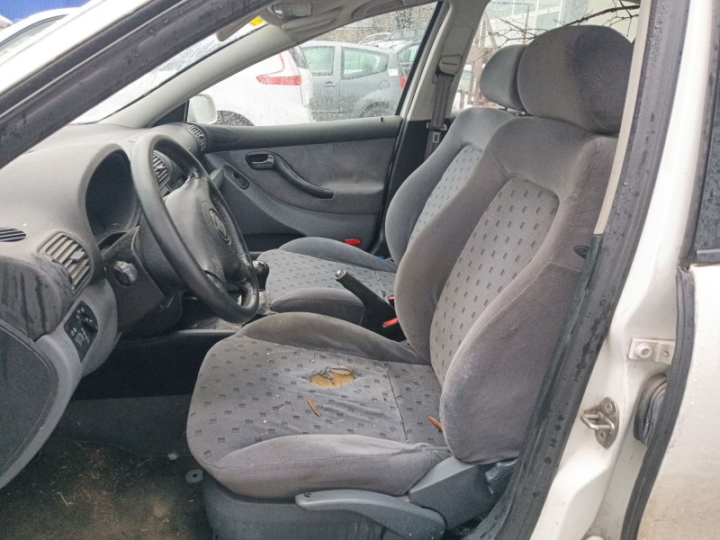 seat toledo ii (1m2) del año 2000