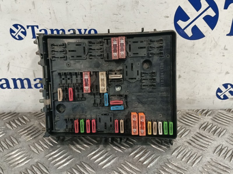Recambio de caja fusibles para seat altea (5p1) referencia OEM IAM 1K0937124H  