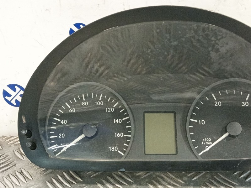Recambio de cuadro instrumentos para mercedes-benz sprinterii caja cerrada (desde 01.06) referencia OEM IAM A9064465821 A9064480