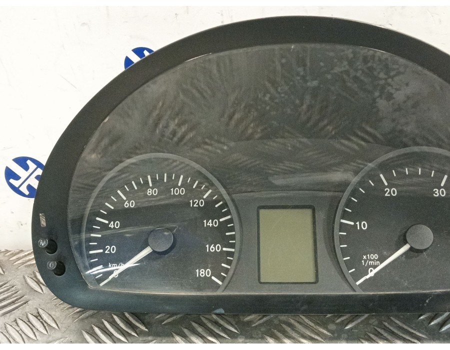 Recambio de cuadro instrumentos para mercedes-benz sprinterii caja cerrada (desde 01.06) referencia OEM IAM A9064465821 A9064480