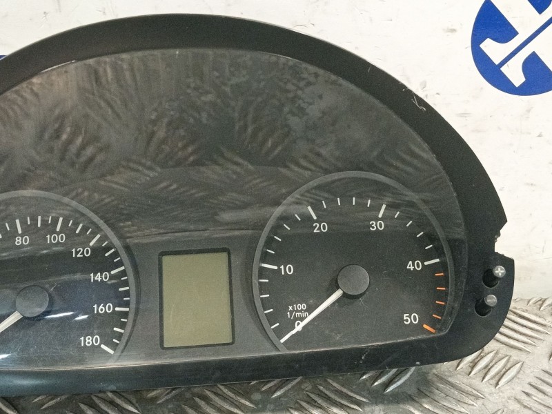 Recambio de cuadro instrumentos para mercedes-benz sprinterii caja cerrada (desde 01.06) referencia OEM IAM A9064465821 A9064480