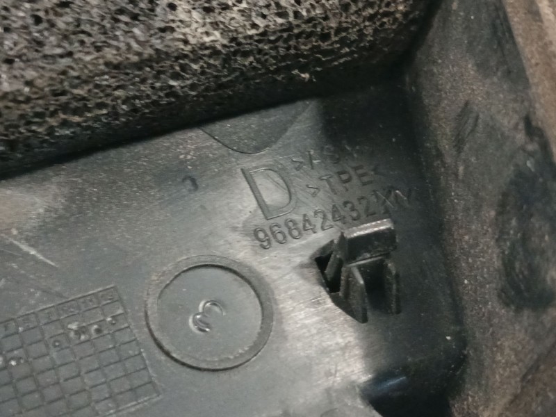 Recambio de moldura para peugeot 3008 1.6 hdi fap cat (9hz / dv6ted4) referencia OEM IAM 96842432  