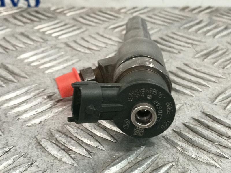 Recambio de inyector para citroën c4 berlina 1.6 16v hdi fap referencia OEM IAM 0445110252  