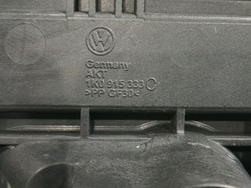 Recambio de soporte bateria para volkswagen golf v (1k1) 1.9 tdi referencia OEM IAM 1K0915333C  