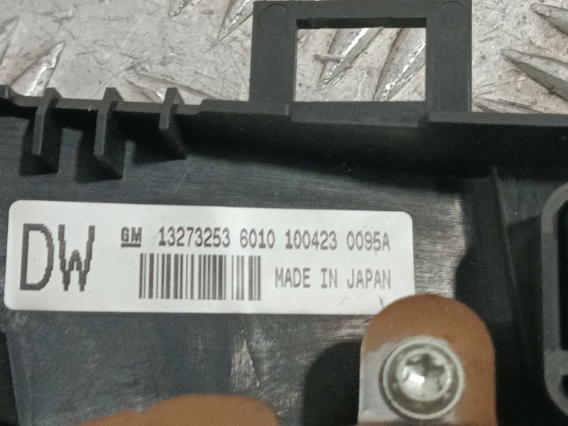 Recambio de moldura para opel insignia berlina 2.0 cdti cat referencia OEM IAM 13273253  