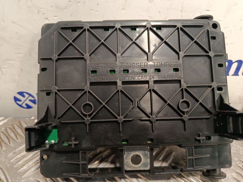Recambio de caja reles / fusibles para citroën c3 i (fc_, fn_) 1.4 i referencia OEM IAM 9643498880  
