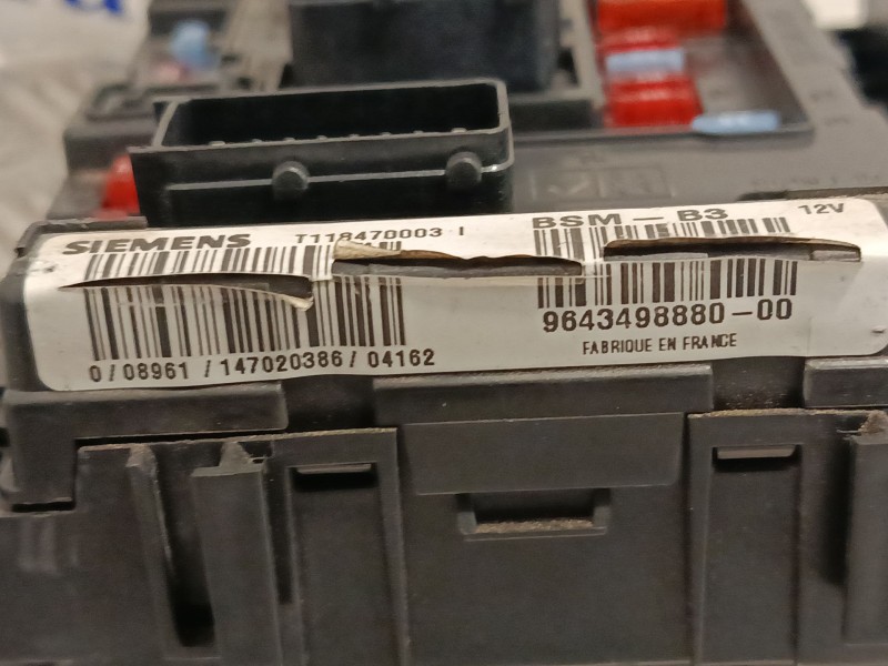 Recambio de caja reles / fusibles para citroën c3 i (fc_, fn_) 1.4 i referencia OEM IAM 9643498880  