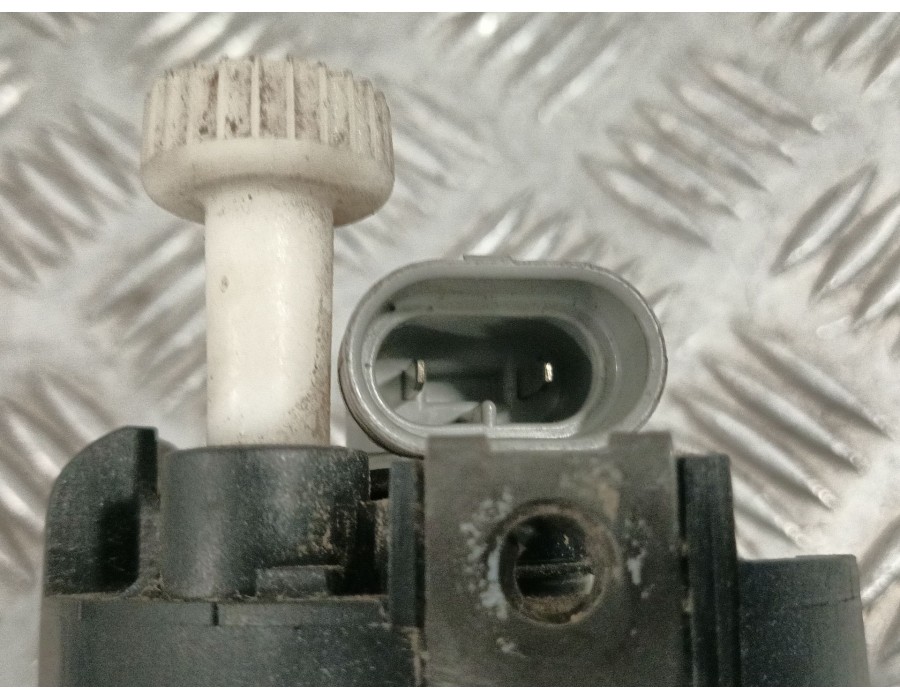 Recambio de faro antiniebla izquierdo para nissan almera ii hatchback (n16) 1.5 dci referencia OEM IAM 96434900 96435100 