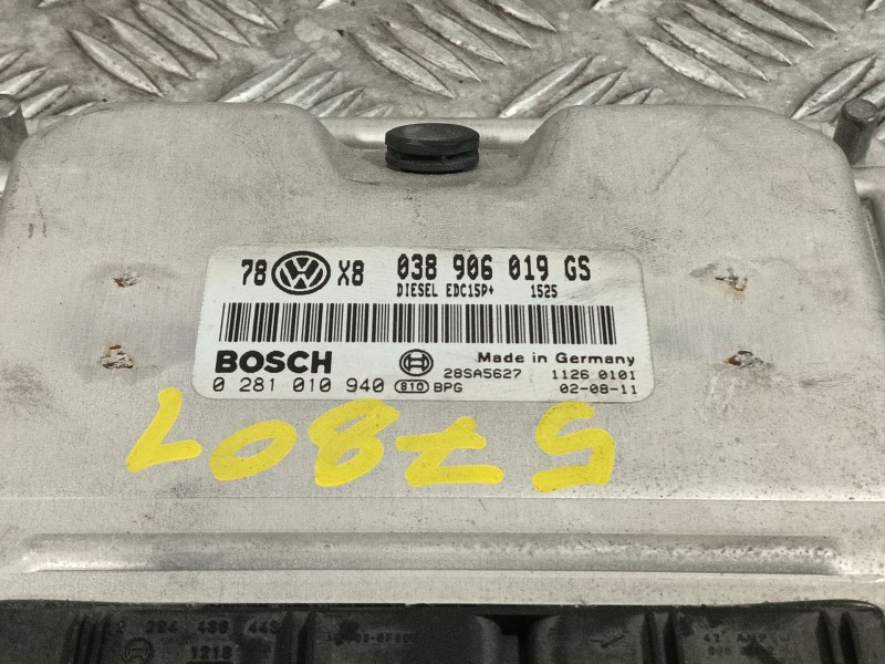 Recambio de centralita motor uce para volkswagen passat berlina (3b3) referencia OEM IAM 0281010940 038906019GS 