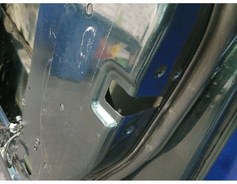Recambio de puerta delantera derecha para land rover discovery iv (l319) 3.0 sdv6 4x4 referencia OEM IAM LR016462  