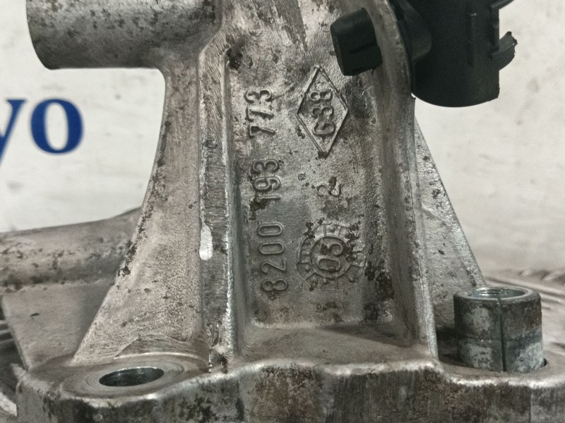 Recambio de soporte para renault scenic ii 1.9 dci diesel referencia OEM IAM 8200193773  