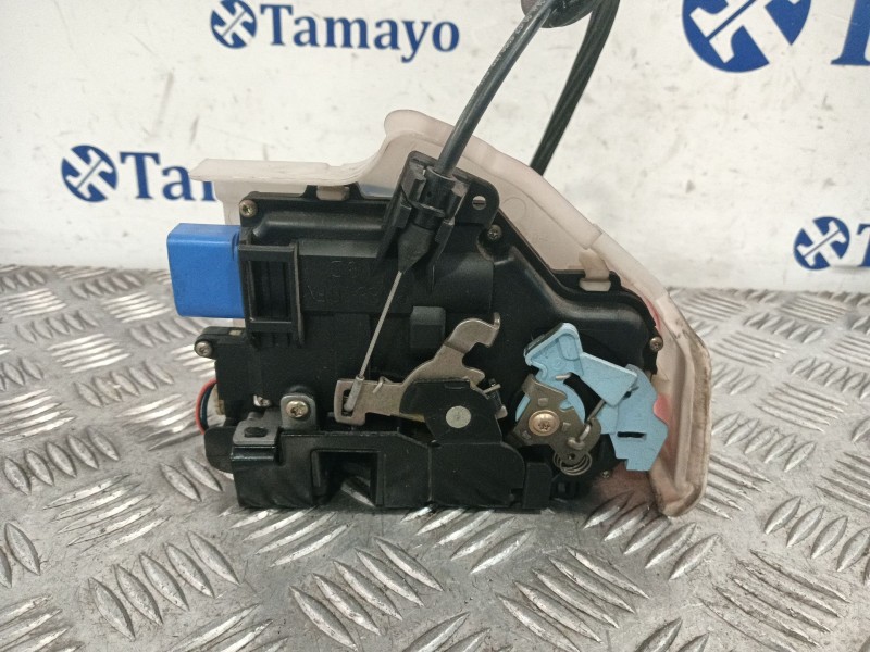 Recambio de cerradura puerta delantera derecha para volkswagen golf v (1k1) 1.9 tdi referencia OEM IAM 25101D6  