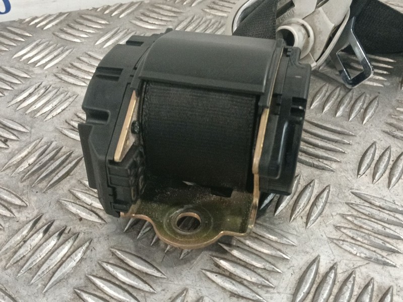 Recambio de cinturon seguridad trasero derecho para volkswagen golf iv (1j1) 1.6 16v referencia OEM IAM 1J6857806C  