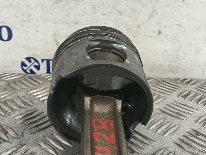 Recambio de biela para bmw 1 (e81) 120 d referencia OEM IAM 084088  
