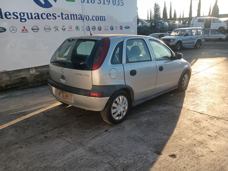opel corsa c (x01) del año 2002