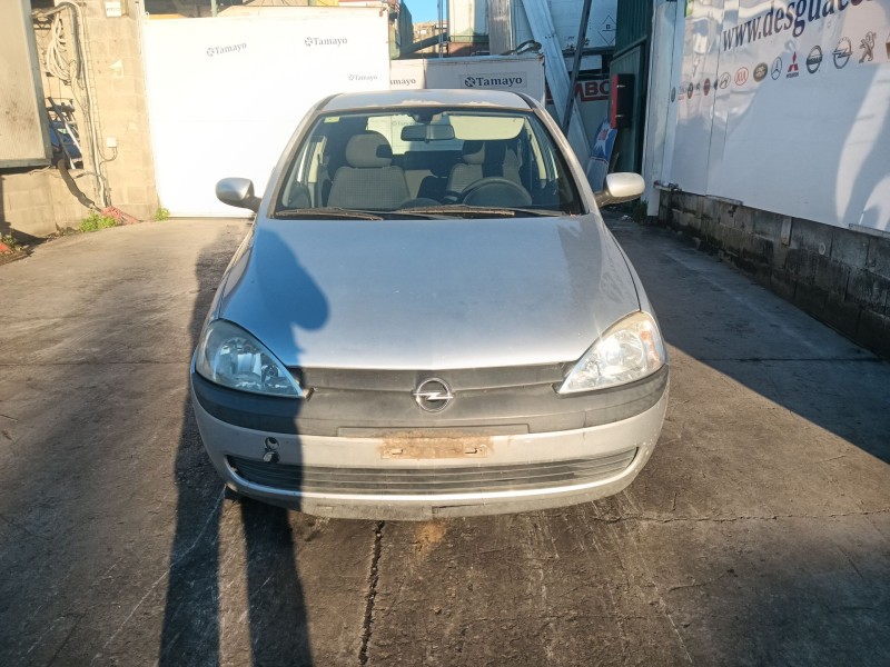 opel corsa c (x01) del año 2002