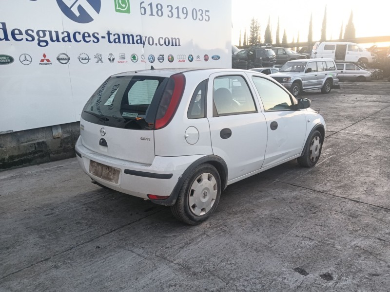 opel corsa c (x01) del año 2004