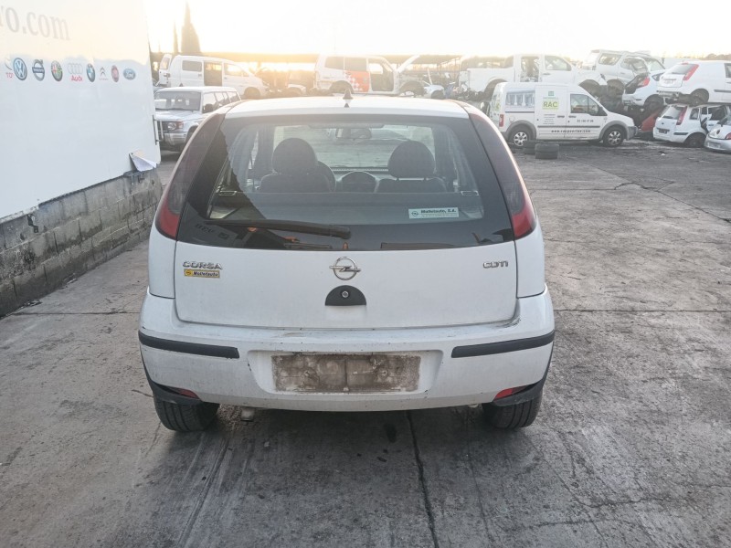 opel corsa c (x01) del año 2004