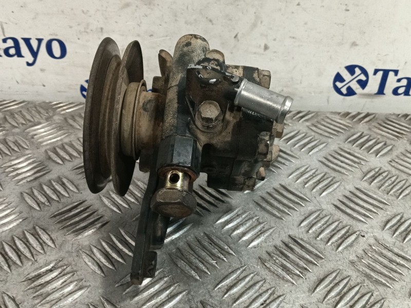 Recambio de bomba direccion para nissan patrol pick up 2.8 pyg260fq rd28 referencia OEM IAM   