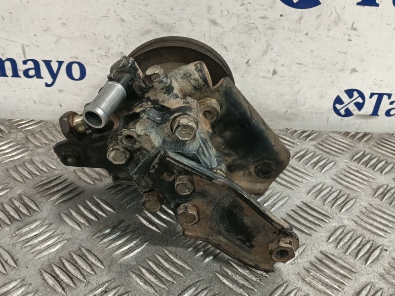 Recambio de bomba direccion para nissan patrol pick up 2.8 pyg260fq rd28 referencia OEM IAM   