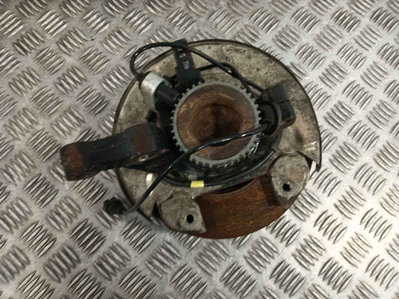 Recambio de mangueta delantera izquierda para piaggio porter caja/chasis 1.3 referencia OEM IAM   