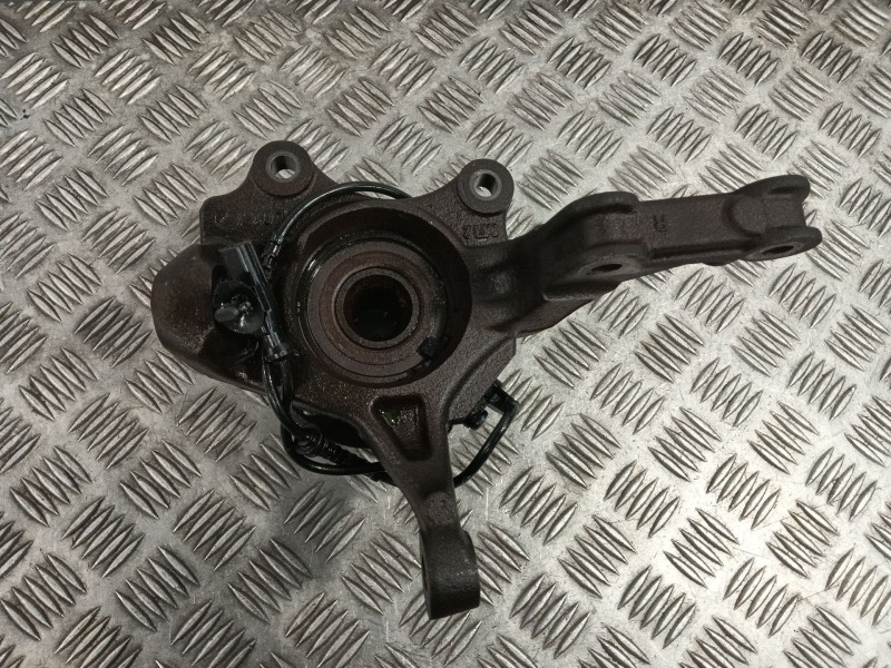 Recambio de mangueta delantera derecha para dacia duster 1.6 16v cat referencia OEM IAM   