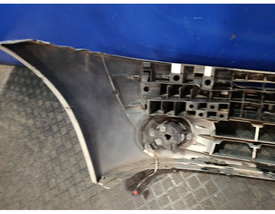 Recambio de paragolpes delantero para renault clio ii (bb_, cb_) 1.9 dti (b/cb0u) referencia OEM IAM 8200074471  