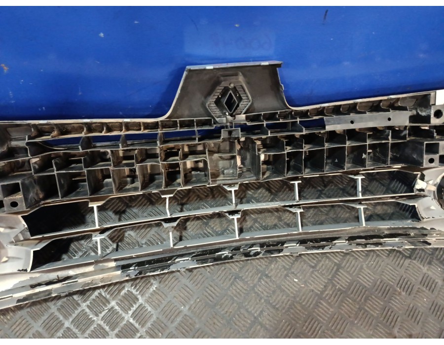 Recambio de paragolpes delantero para renault clio ii (bb_, cb_) 1.9 dti (b/cb0u) referencia OEM IAM 8200074471  
