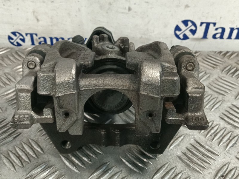 Recambio de pinza freno trasera derecha para volkswagen touran (5t1) 2.0 tdi referencia OEM IAM 8V0615424D  