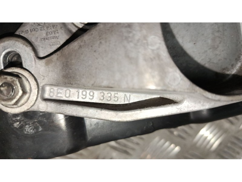 Recambio de travesaño inferior para seat exeo (3r2) 2.0 tdi referencia OEM IAM 8E0199521  