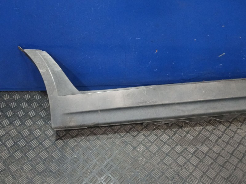 Recambio de faldon lateral para bmw x3 (e83) 2.0 d referencia OEM IAM 12125313 51773330866 