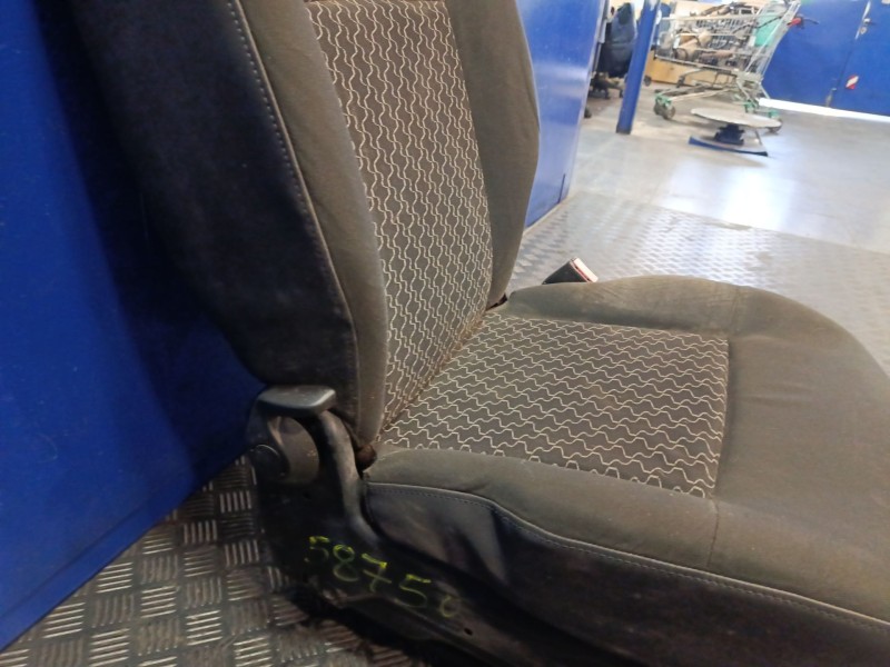 Recambio de asiento delantero derecho para renault kangoo (f/kc0) referencia OEM IAM L0088860D  