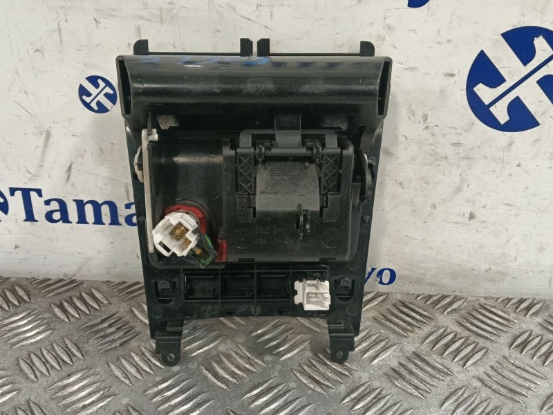 Recambio de cenicero para volkswagen golf v (1k1) 1.9 tdi referencia OEM IAM 1K0857961  