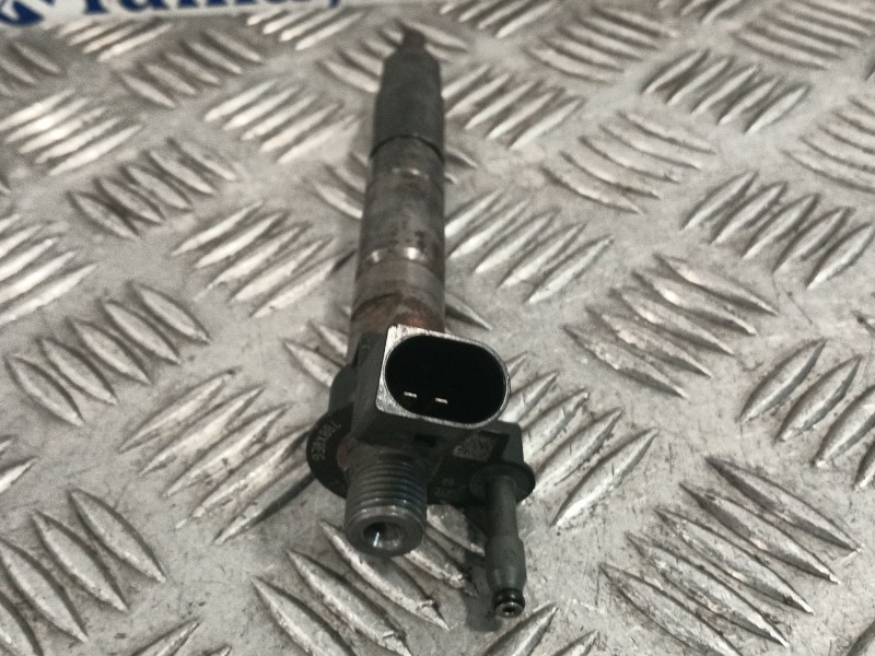 Recambio de inyector para bmw 1 (e81) 120 d referencia OEM IAM 779787705  