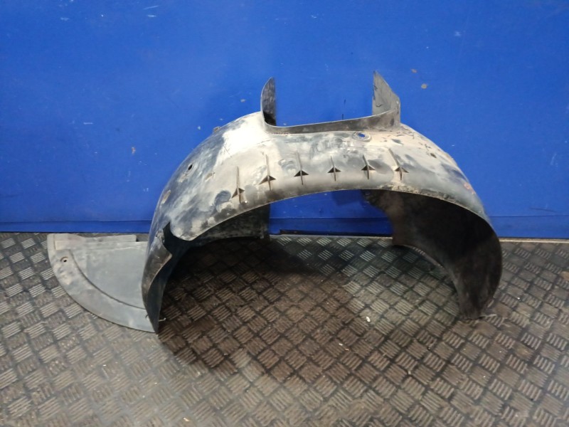 Recambio de plastico paso rueda delantero izquierdo para peugeot 307 (3a/c) 1.6 16v referencia OEM IAM 9634009980  