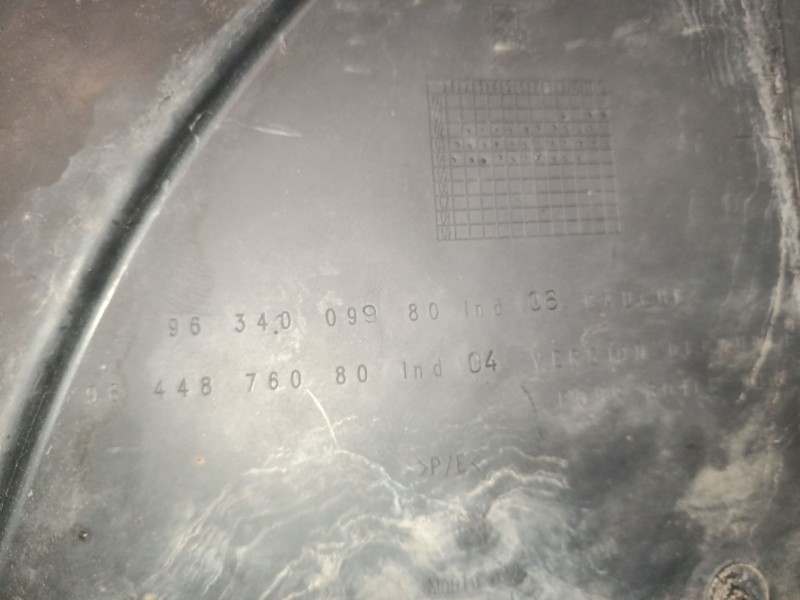 Recambio de plastico paso rueda delantero izquierdo para peugeot 307 (3a/c) 1.6 16v referencia OEM IAM 9634009980  
