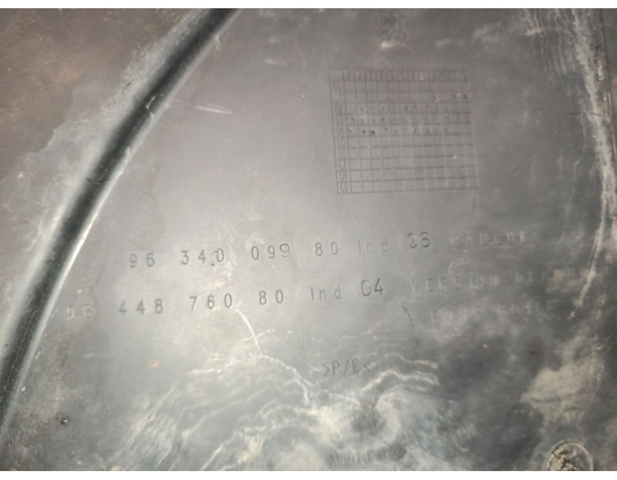 Recambio de plastico paso rueda delantero izquierdo para peugeot 307 (3a/c) 1.6 16v referencia OEM IAM 9634009980  