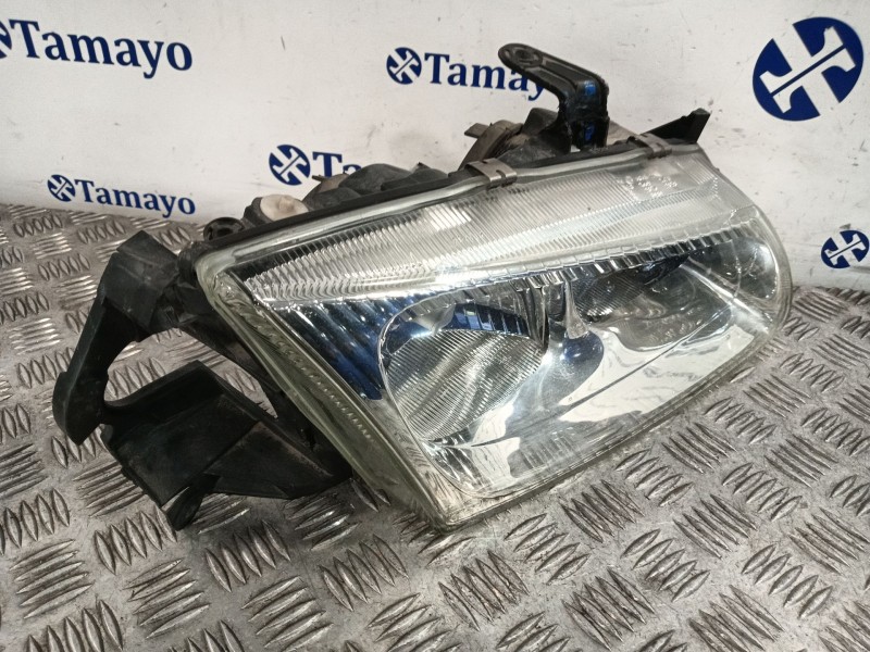 Recambio de faro derecho para nissan almera ii hatchback (n16) 2.2 di referencia OEM IAM 26010BN011 89003330 