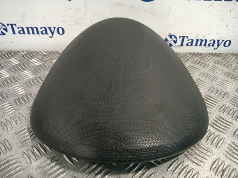 Recambio de moldura para renault clio iv referencia OEM IAM 682409146R  