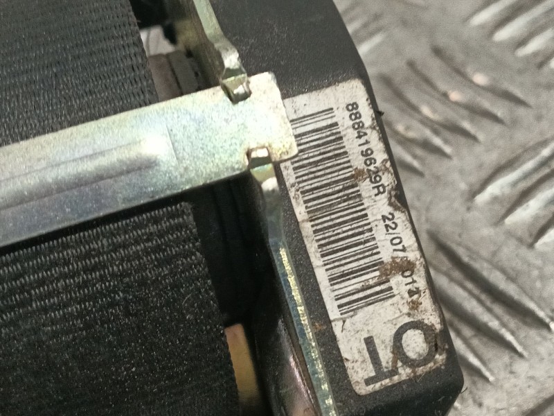 Recambio de cinturon seguridad trasero izquierdo para renault clio iv referencia OEM IAM 888419629R  