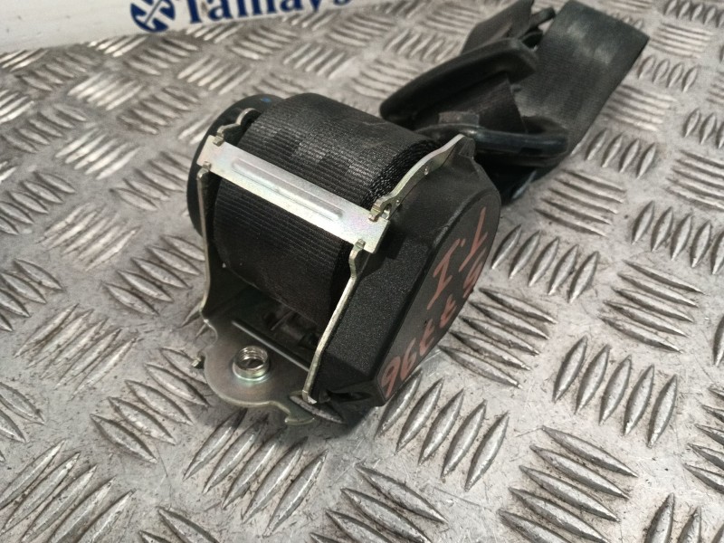 Recambio de cinturon seguridad trasero central para renault clio iv referencia OEM IAM 888503110R  