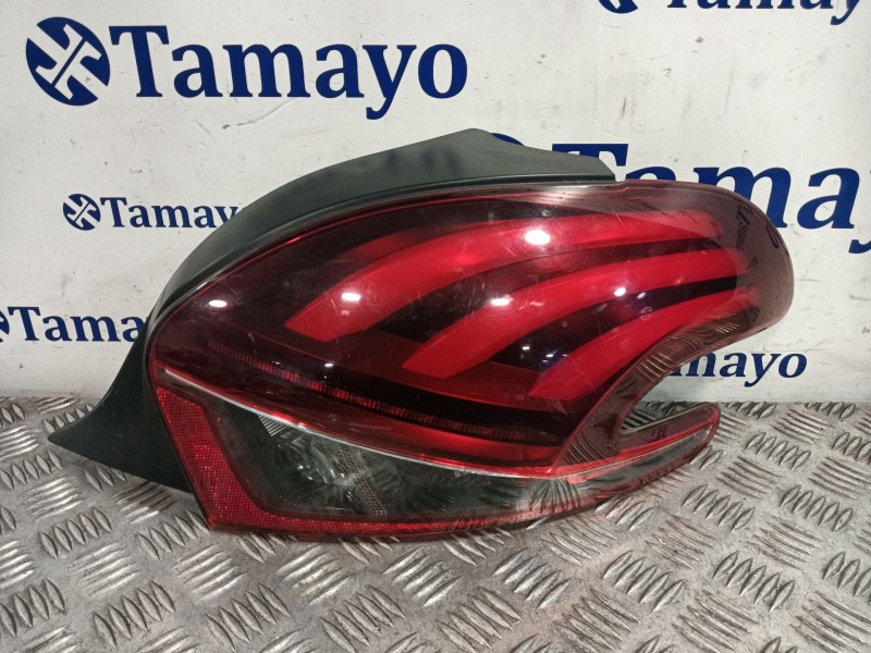 Recambio de piloto trasero derecho para peugeot 208 i (ca_, cc_) 1.2 vti 82 referencia OEM IAM 98104305800  
