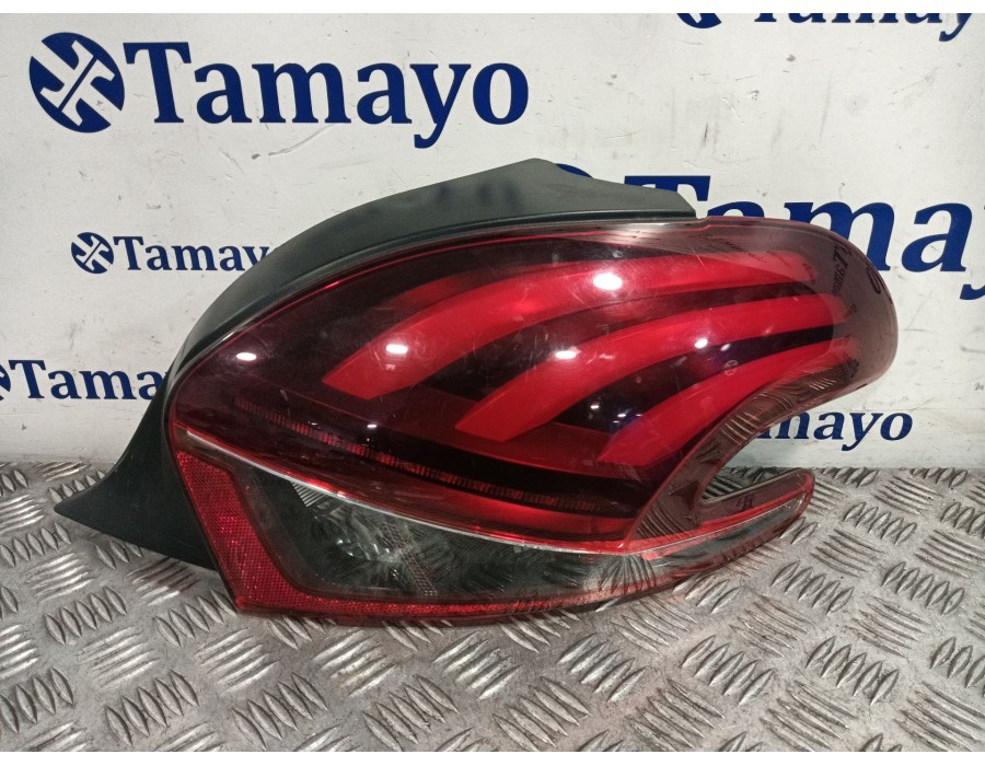 Recambio de piloto trasero derecho para peugeot 208 i (ca_, cc_) 1.2 vti 82 referencia OEM IAM 98104305800  