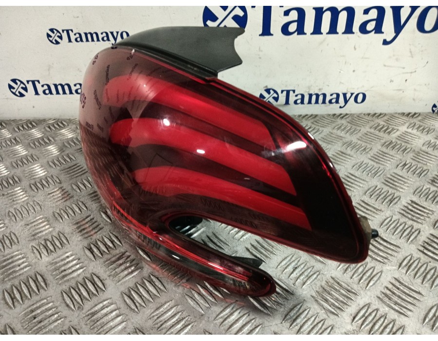 Recambio de piloto trasero derecho para peugeot 208 i (ca_, cc_) 1.2 vti 82 referencia OEM IAM 98104305800  