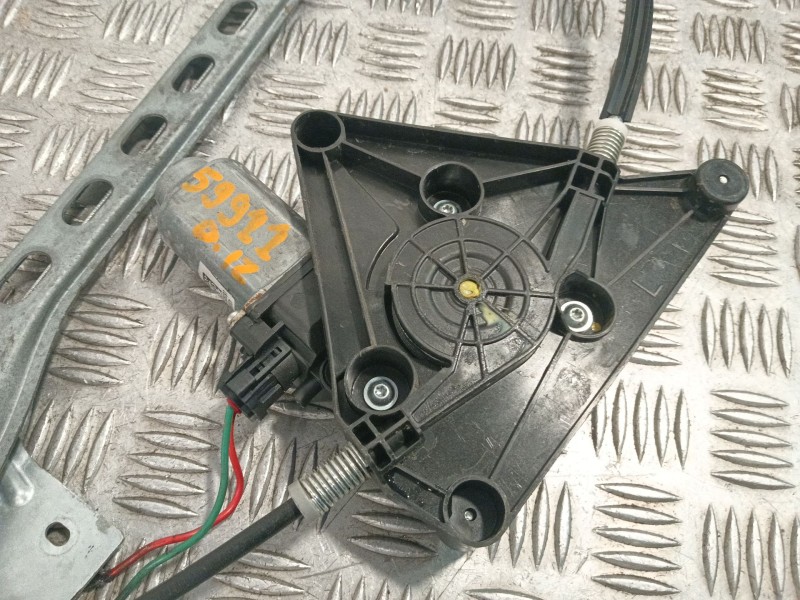 Recambio de elevalunas delantero izquierdo para peugeot 108 1.0 vti referencia OEM IAM 698200H031 430086K0 