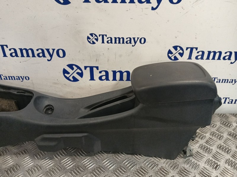 Recambio de apoyabrazos central para nissan almera ii hatchback (n16) 1.5 referencia OEM IAM 969105M300  