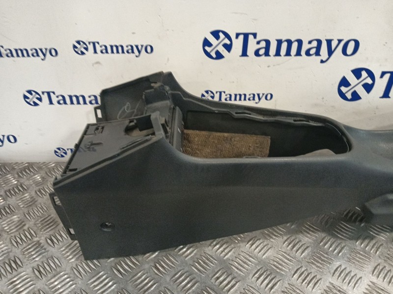 Recambio de apoyabrazos central para nissan almera ii hatchback (n16) 1.5 referencia OEM IAM 969105M300  